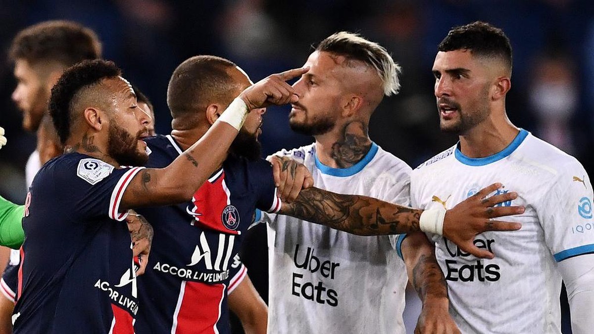 Neymar terancam sanksi empat laga usai tempeleng kepala Alvaro Gonzalez. (Foto: AFP/FRANCK FIFE)