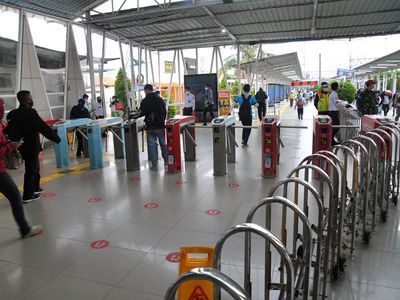 Stasiun Bogor Lengang di Hari Pertama PSBB Total Jakarta