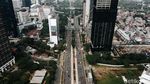 Potret Lancarnya Lalu Lintas di Jalan Sudirman Saat PSBB Ketat
