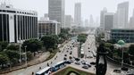 Potret Lancarnya Lalu Lintas di Jalan Sudirman Saat PSBB Ketat