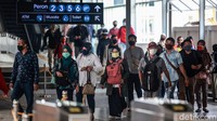 Selama PSBB ini pihak KCI memperketat protokol kesehatan bagi seluruh pengguna maupun petugas yang ada di stasiun dan kereta.