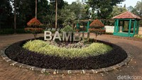 Seluruh taman di Jakarta ditutup kembali Senin (14/09/2020), seiring dengan pemberlakuan Pembatasan Sosial Berskala Besar (PSBB).