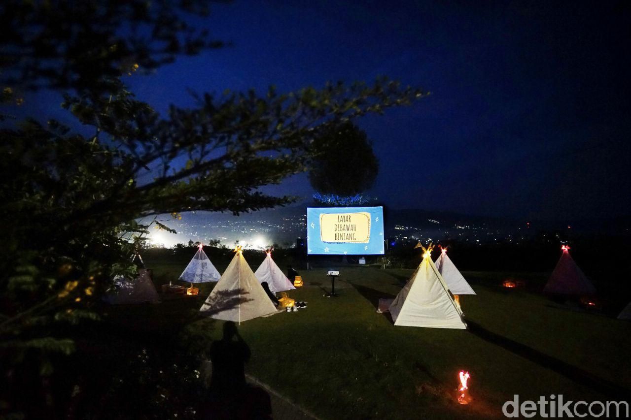 Tenda di Bawah Bintang Tenda di Bawah Bintang