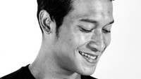 Banyak rekan sesama aktor berduka dengan kepergian Ade. Mulai dari Maudy Koesnaedi sampai Deva Mahenra memberi ucapan bela sungkawa. Foto: Instagram adefirmanhakim