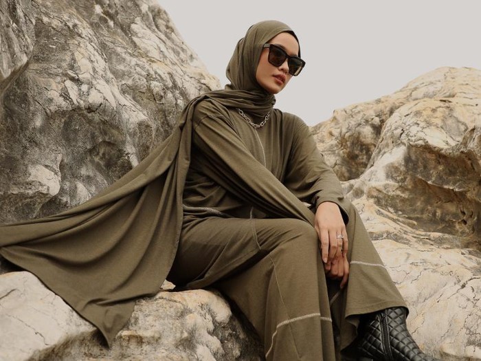 Ana Octarina Ana Octarina berhijab