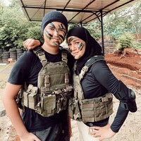 Memiliki darah keturunan Belanda dari sang ayah, putra dari Olla Ramlan dengan mantan suaminya, Alex Tian memiliki paras yang tak kalah rupawan. Jarang tersorot media, Sean Michael Alexander kini telah beranjak dewasa. Foto: Instagram @ollaramlanaufar