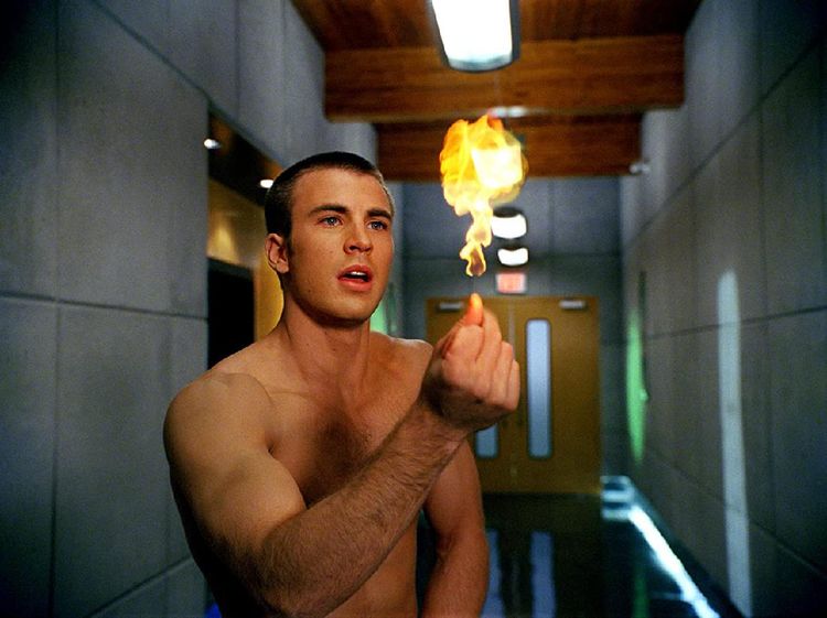 Chris Evans Jangan Sedih! Ini Deretan Seleb yang Sempat Unggah Foto Telanjangnya