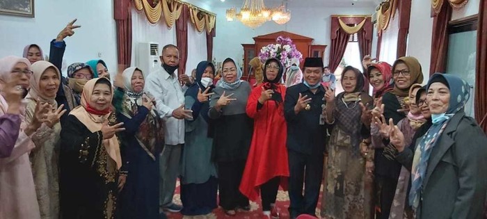Emak-emak pensiunan ASN Jambi