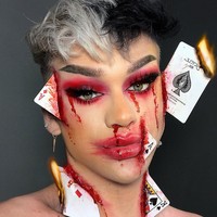 Ethan kerap kali membuat makeup yang bertema horor dan darah. Seperti penampilannya kali ini.  Foto: Instagram