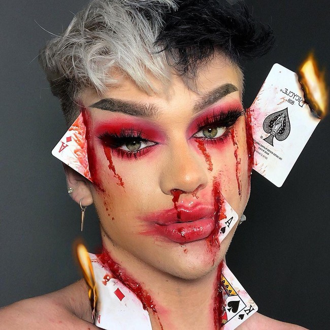 Ethan kerap kali membuat makeup yang bertema horor dan darah. Seperti penampilannya kali ini.  Foto: Instagram