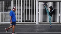 Meski begitu, pengelola tetap membuka Gelora Bung Karno (GBK) saat Pembatasan Sosial Berskala Besar Jakarta dengan menerapkan protokol kesehatan.