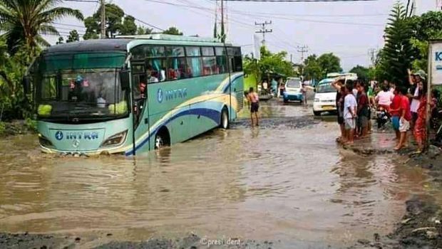 Jalan lintas Perdagangan-Siantar terendam banjir (dok. Istimewa)