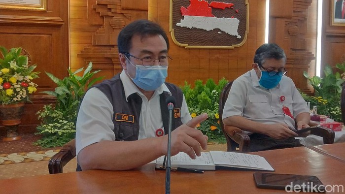 Ketua Gugus Kuratif Percepatan Penanganan COVID-19 Jawa Timur, dr Joni Wahyuhadi