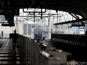 Suasana MRT Jakarta saat PSBB Jakarta Diperketat