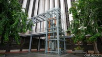 Sebelumnya, pengerjaan renovasi besar-besaran Masjid Istiqlal dikerjakan Kementerian Pekerjaan Umum dan Perumahan Rakyat (PUPR).