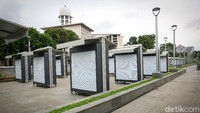 Adapun pekerjaan signage meliputi pergantian signage gerbang, ruang luar dan interior. Sedangkan pekerjaan MEP di antaranya adalah perbaikan sistem MEP keseluruhan bangunan, instalasi solar panel pada atap selasar, dan perbaikan tata pencahayaan interior dan eksterior.