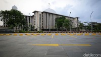 Kini masjid yang terletak di pusat ibukota Jakarta itu terlihat makin megah, Selasa (15/9/2020).