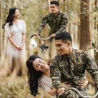 Foto prewedding Rihan dan Jay yang ala Crash Landing On You ini viral setelah diunggah ke akun Facebook fotografer prewedding tersebut yaitu James Montano Photography. Hingga kini postingan mengenai foto prewedding bak Crash Landing On You itu sudah disebarkan ulang lebih dari 85 ribu kali dan mendapatkan lebih dari 16 ribu komentar di Facebook. Foto: Dok. Facebook James Montano Photography