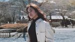 Pose Seru Prita Aunalal, Asisten Nia Ramadhani Saat Ngopi yang Curi Perhatian