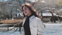 Dikenal sebagai asisten cantik dari Nia Ramadhani, Prita Aunalal menarik perhatian dengan penampilan modisnya. Lewat akun Instagramnya, ia sering mengunggah aktivitasnya sehari-hari. Foto: Instagram @prita.aunalal