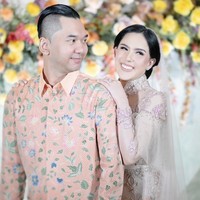 Sebelum bertunangan, hubungan cinta Sally Adelia dan Bayu sudah berjalan selama 3,5 tahun. Sally pun kerap membagikan momen mesra saat bersama Bayu di akun Instagramnya @sallyadelia.  Foto: Dok. pribadi Sally.