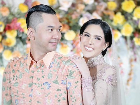 Lamaran Sally Adelia dan Bayu