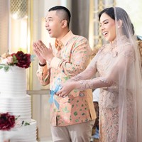 Sayangnya momen pertunangan Sally Adelia ini tak bisa dihadiri oleh sahabat-sahabatnya di Girl Squad seperti Nia Ramadhani dan Jessica Iskandar. Adanya pandemi Corona mengharuskan Sally menggelar pertunangan dengan tertutup tanpa mengundang banyak tamu. Foto: Dok. pribadi Sally.