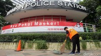 Warga yang kedapatan melanggar protokol kesehatan pun kemudian diberi sanksi.
