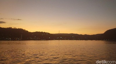 Foto: Sunrise Labuan Bajo dari Lautan