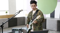 You You You bercerita mengenai kecemasan yang dialami seseorang ketika menjalani sebuah hubungan. Foto: Asep Syaifullah/detikHOT