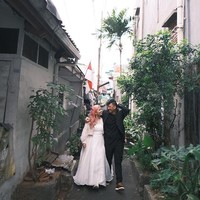 Diwawancara Wolipop, Sara Mulyani sang calon mempelai wanita yang melakukan sesi foto prewedding di gang sempit bersama pasangannya Indra Kurniawan mengungkapkan, video TikTok tersebut dibuatnya karena ingin berbagi dengan netizen. Dia ingin memperlihatkan bahwa foto prewedding tak melulu dilakukan di tempat indah atau mewah. Foto: Dok. pribadi Sara Mulyani