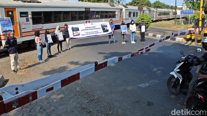 20 nyawa melayang akibat kecelakaan di perlintasan sebidang kereta api