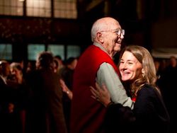 Akrabnya Bill Gates dan Ayah Tercinta yang Meninggal Dunia