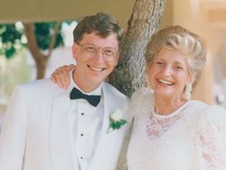 Akrabnya Bill Gates dan Ayah Tercinta yang Meninggal Dunia