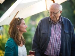 Akrabnya Bill Gates dan Ayah Tercinta yang Meninggal Dunia