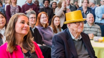 Melinda Gates juga sangat dekat dengan mertuanya. Ia memajang momen terakhir kebersamaan mereka. Foto: Facebook