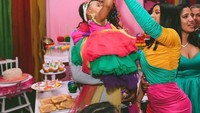 Berbagai dukungan pun diberikan untuk pelantun WAP melalui Instagramnya. Sementa di Instagram, ia belum buka suara. Cardi B justru banyak mengunggah momen kulinernya di laman Instagramnya. Foto: Instagram @iamcardib