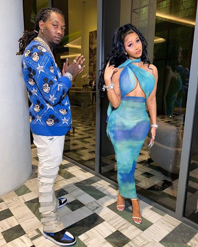 Cardi B dikabarkan sudah muak dengan perilaku Offset yang kerap selingkuh. Seorang sumber mengatakan bahwa rapper wanita itu akhirnya menyadari kalau sudah tidak ada kesetiaan lagi dalam pernikahan mereka. Foto: Instagram/@iamcardib