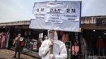 Hiii...Pocong Blusukan ke Pasar Kampanye Bahaya COVID-19