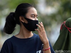 PPKM Diperpanjang, Luhut: Kita Mungkin Akan Pakai Masker Bertahun-tahun
