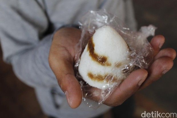 Jajanan Bandung selain odading