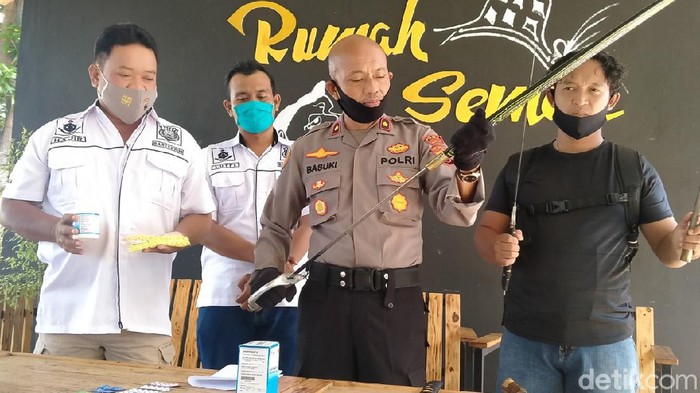 Jumpa pers kasus pria lukai dua warga, di Mapolsek Pekalongan Selatan, Rabu (16/9/2020).