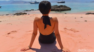 Potret Long Pink Beach yang Aduhai