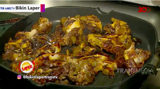 Makan Se'i Brisket Sapi Pakai Sambal Luat dan Kecombrang