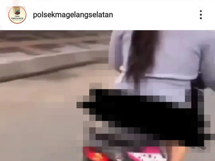 Mbak Ida pamer celana dalam sambil motoran di Magelang, Rabu (16/9/2020).