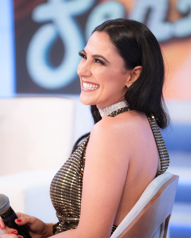 Setiap orang mengasuransikan apa yang paling berharga, untukku bokong, tulisnya. Aku menerima banyak pesan mengenai bokongku bahkan ancaman untuk bisa mendapatkannya, aku takut sesuatu akan terjadi,  Foto: Instagram @mcrielle