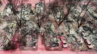 Tengah di parkir, mobil-mobil ini ditinggalkan pemiliknya yang menyelamatkan diri dari kebakaran hutan. AP Photo/Noah Berger.