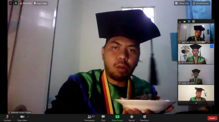 Momen kocak wisuda