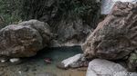 Ngadem di Curug Barong Tak Jauh dari Jakarta Lho