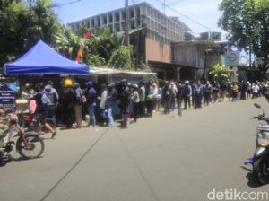 Viral Odading Mang Oleh, Warga Rela Antre Berjam-jam di Bandung